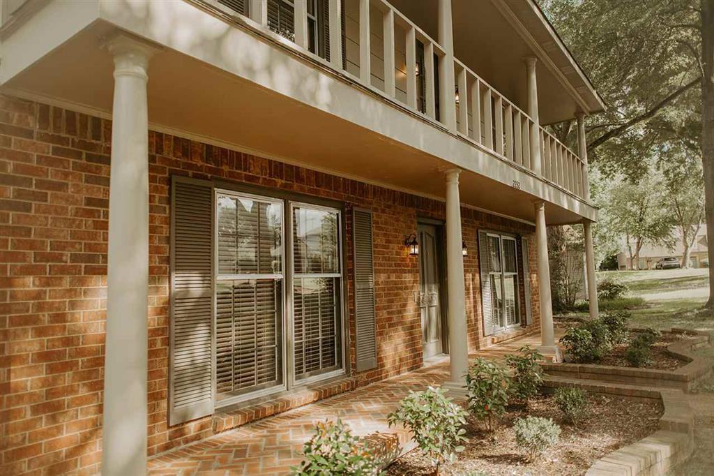 2232 Burfordi Lane - Photo 2 of 7