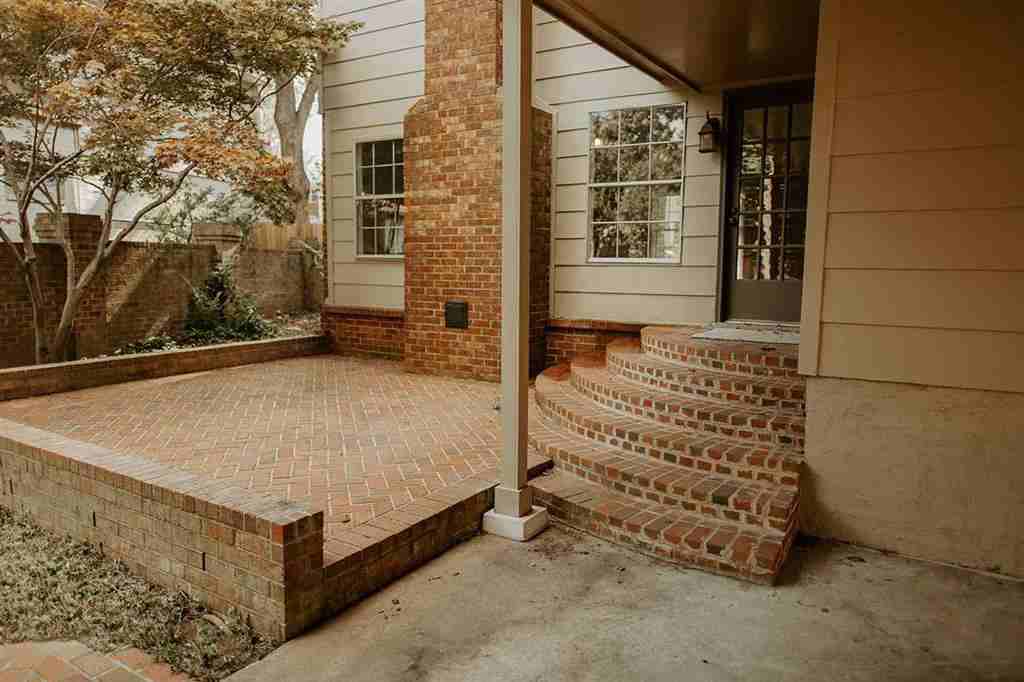 2232 Burfordi Lane - Photo 3 of 7