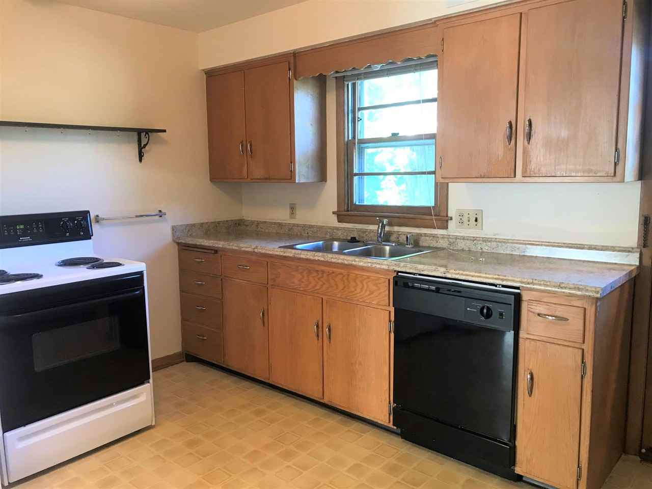 406 Pawling St #1 - Photo 5 of 17