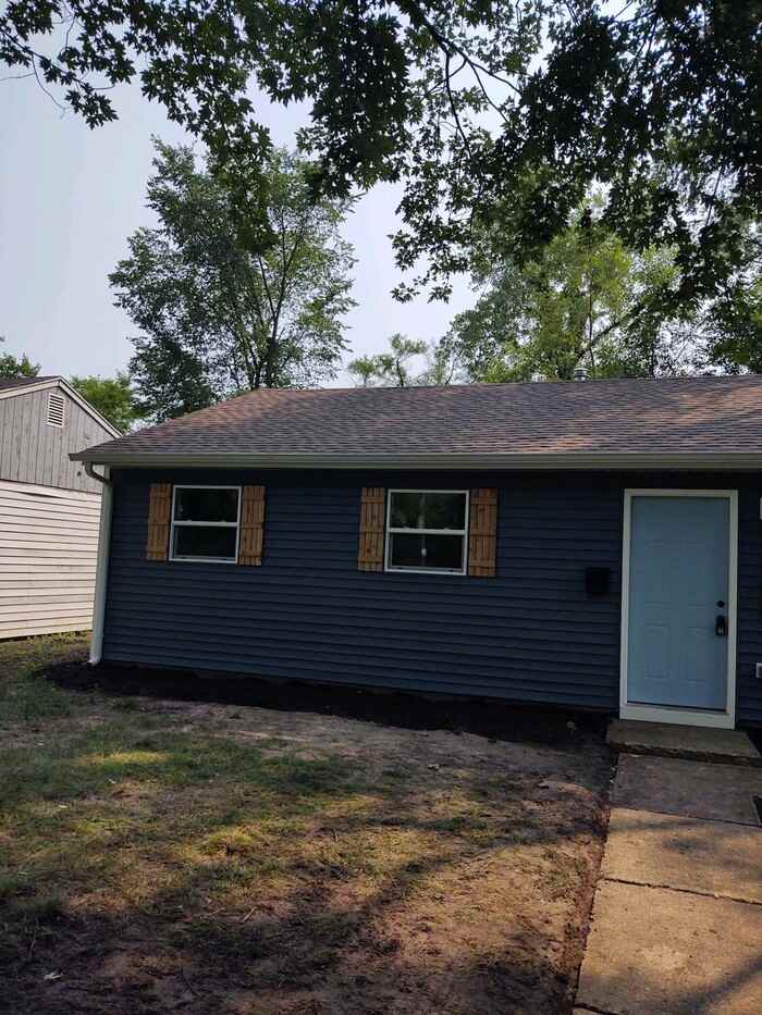 2701 Central Ave - Photo 2 of 17