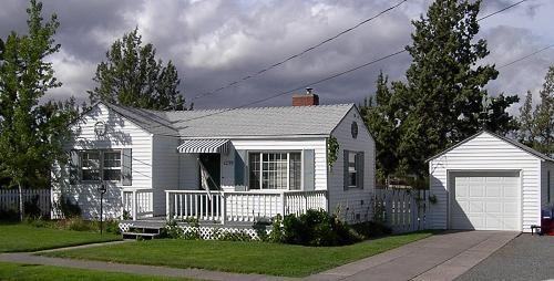 1239 NW Dogwood Ave