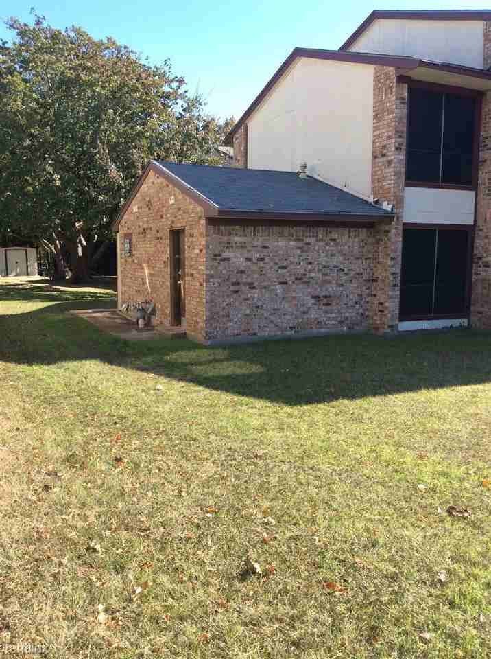 Three Oaks Apartments - Photo 2 of 12