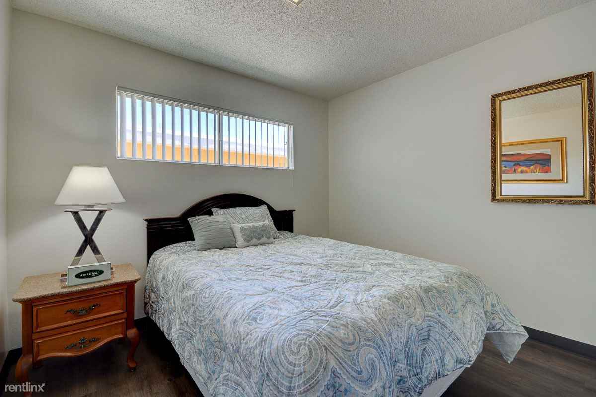 Siegel Suites - Sahara - Photo 3 of 6