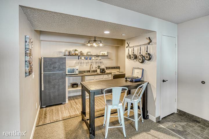 Siegel Select- Columbia - Photo 3 of 17