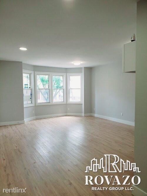 179 S 7th St - Photo 3 of 13