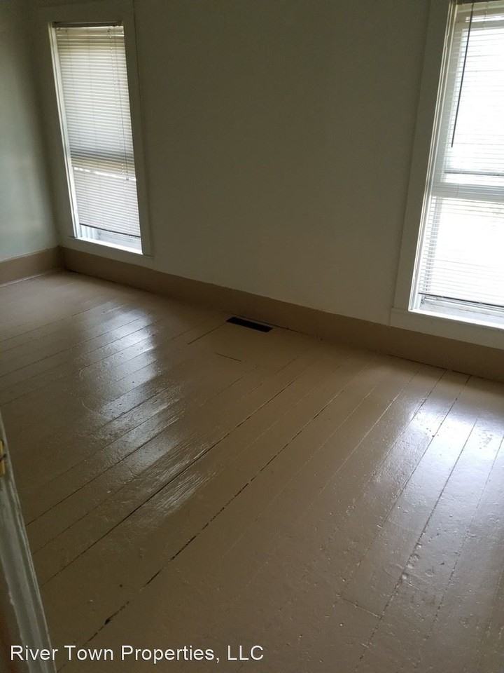 317-321 Broadway St. - Photo 3 of 8