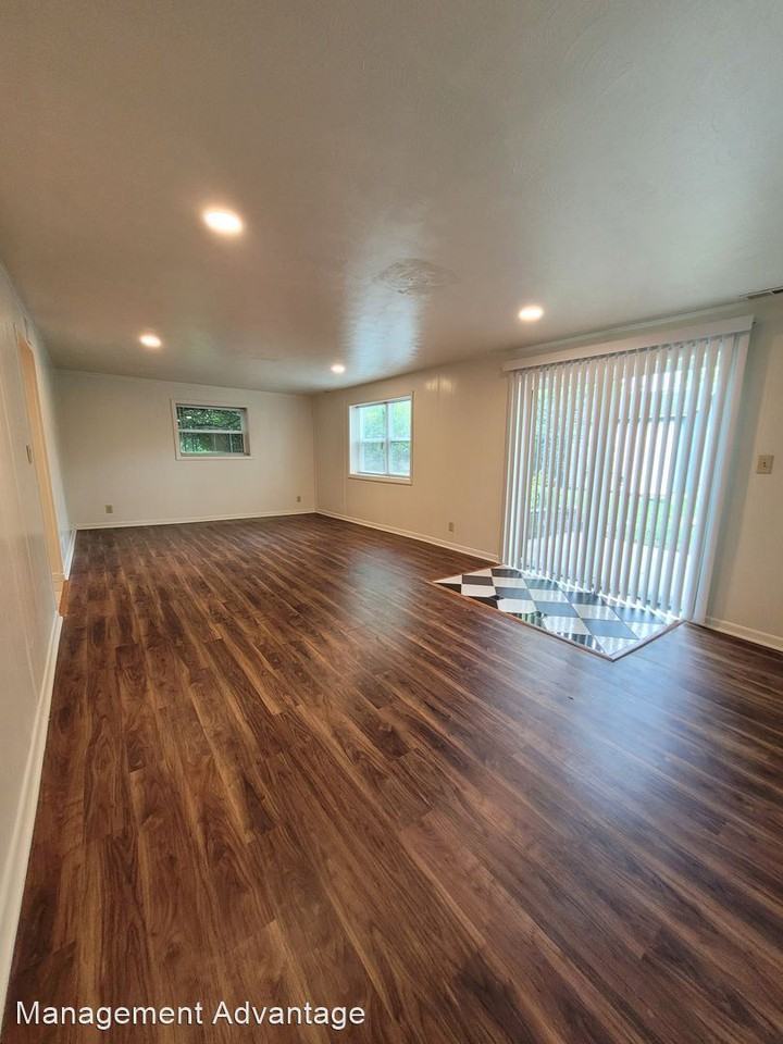 1516 Larue St - Photo 3 of 20