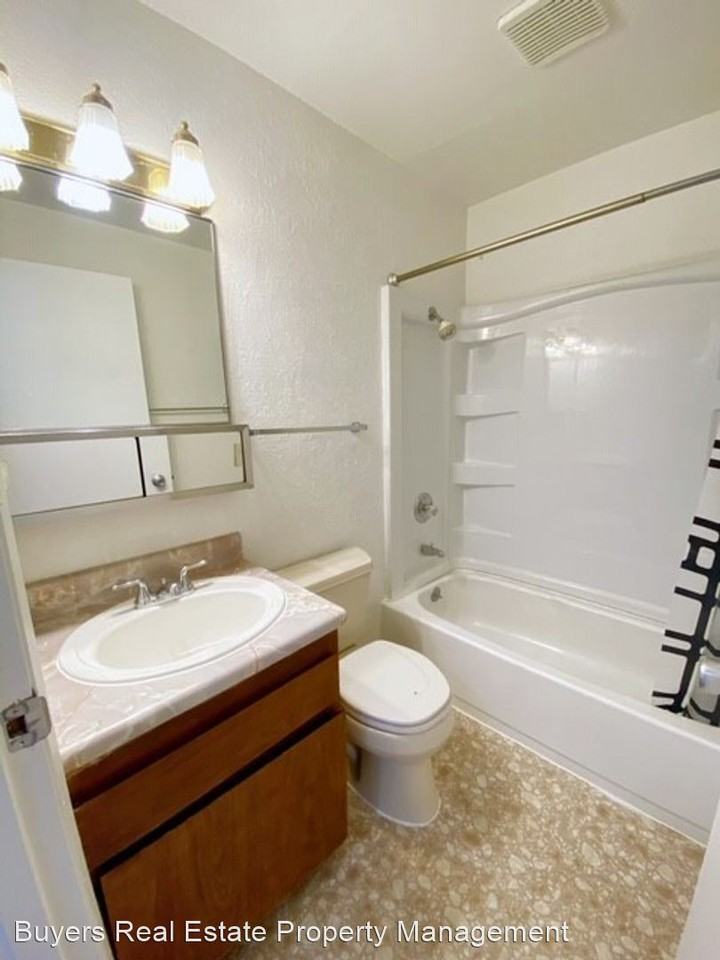 1009 W 30th Ave - Photo 2 of 19