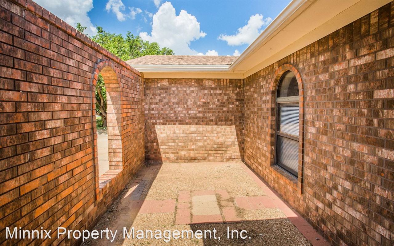 8403 Fremont Ave - Photo 3 of 36
