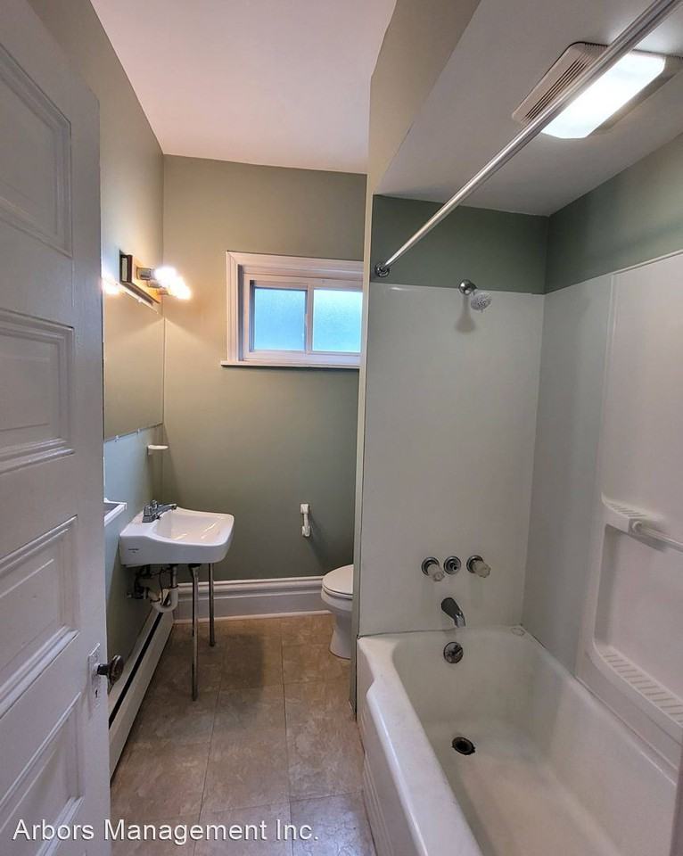 225 W Burgess St - Photo 3 of 14