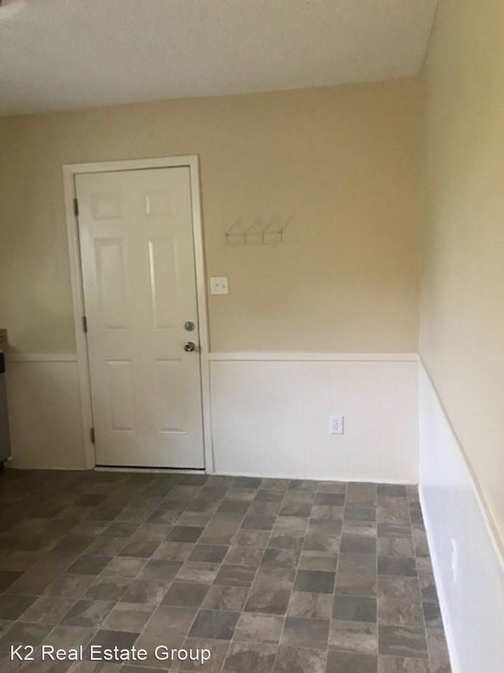 1338 Dartwood Ln - Photo 3 of 8