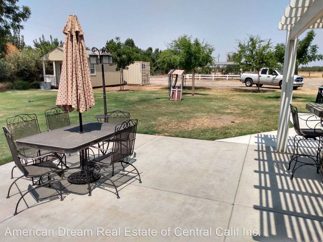 19816 Excelsior Ave - Photo 2 of 9