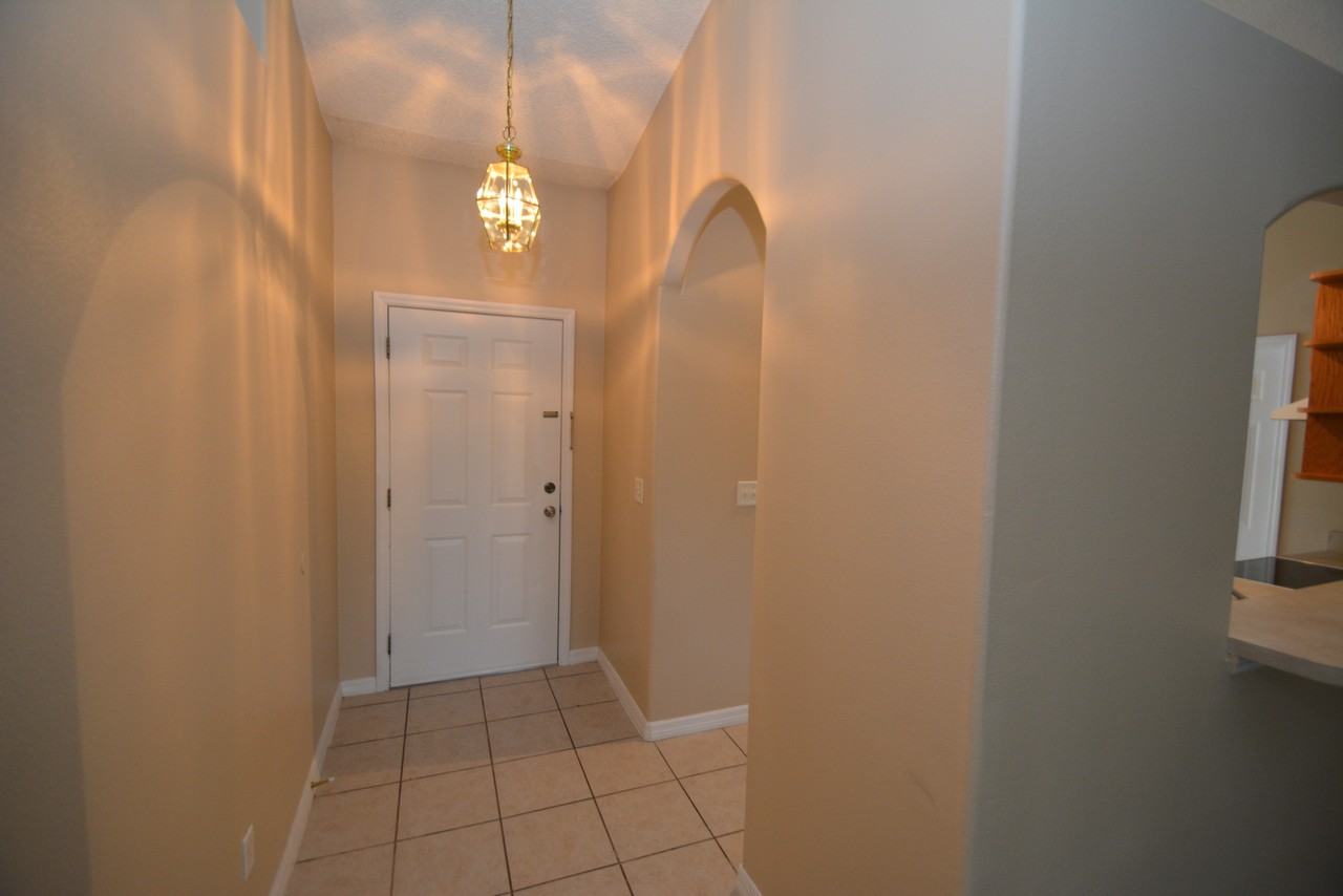 13 Pinetree Dr - Photo 3 of 23