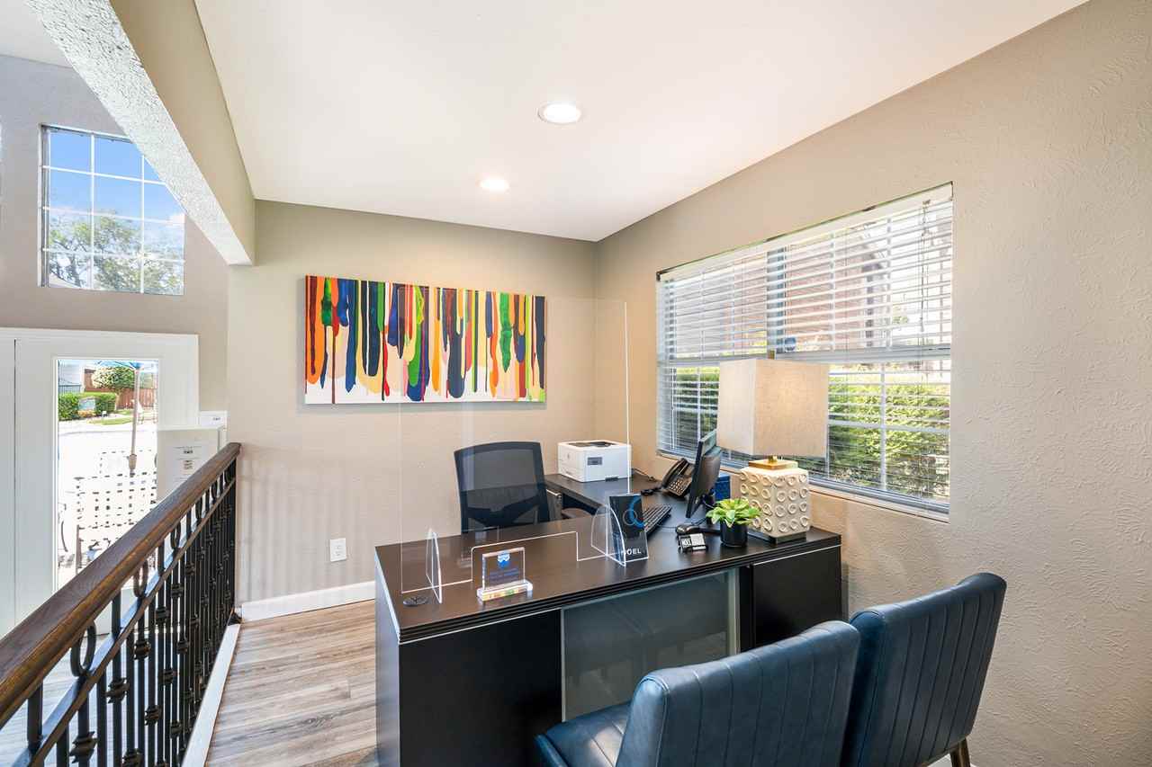 Noel on the Parkway - Photo 5 of 31