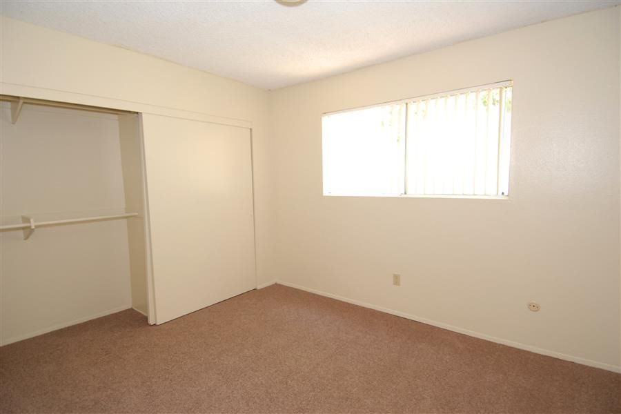Kenwood Gardens Apartments - Photo 3 of 29