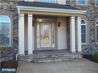 18 Samantha Dr - Photo 2 of 25