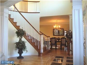 18 Samantha Dr - Photo 3 of 25