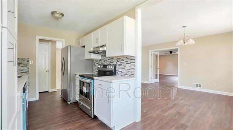 3834 S Rogers Cir - Photo 3 of 18