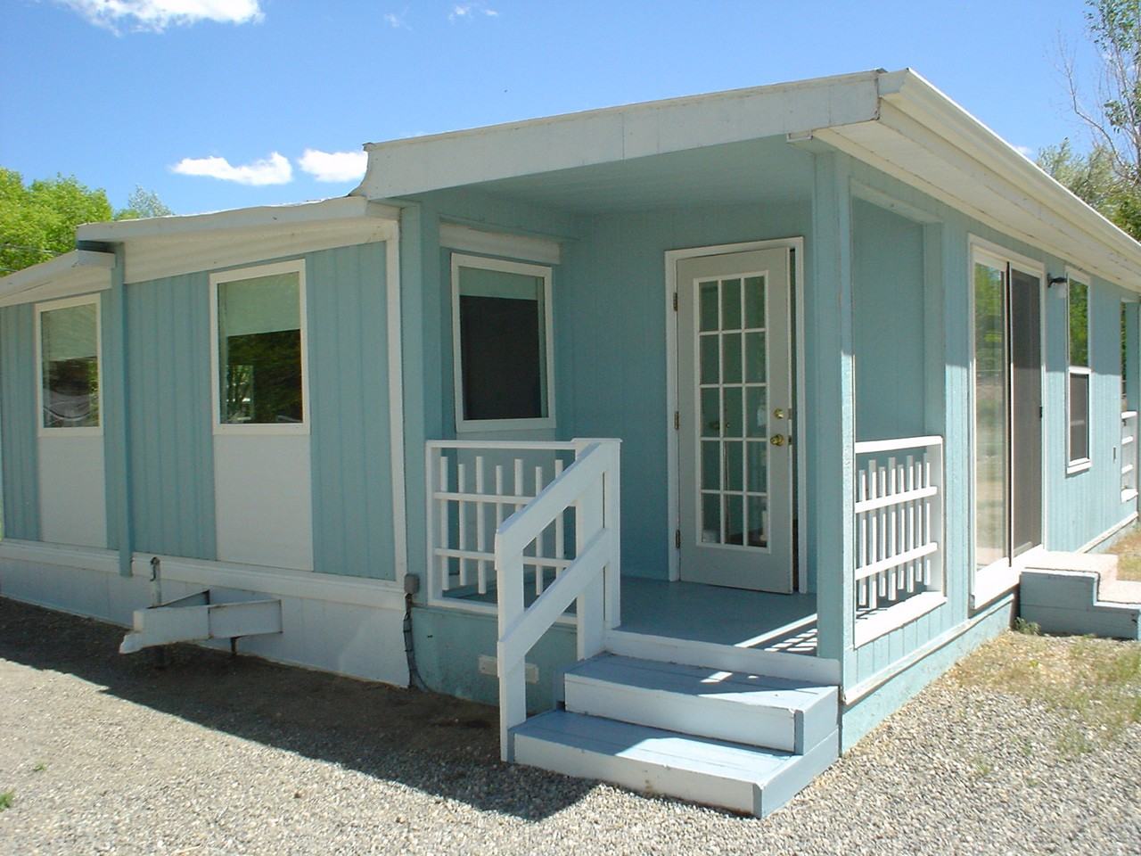 6130 Saturn St - Photo 2 of 10