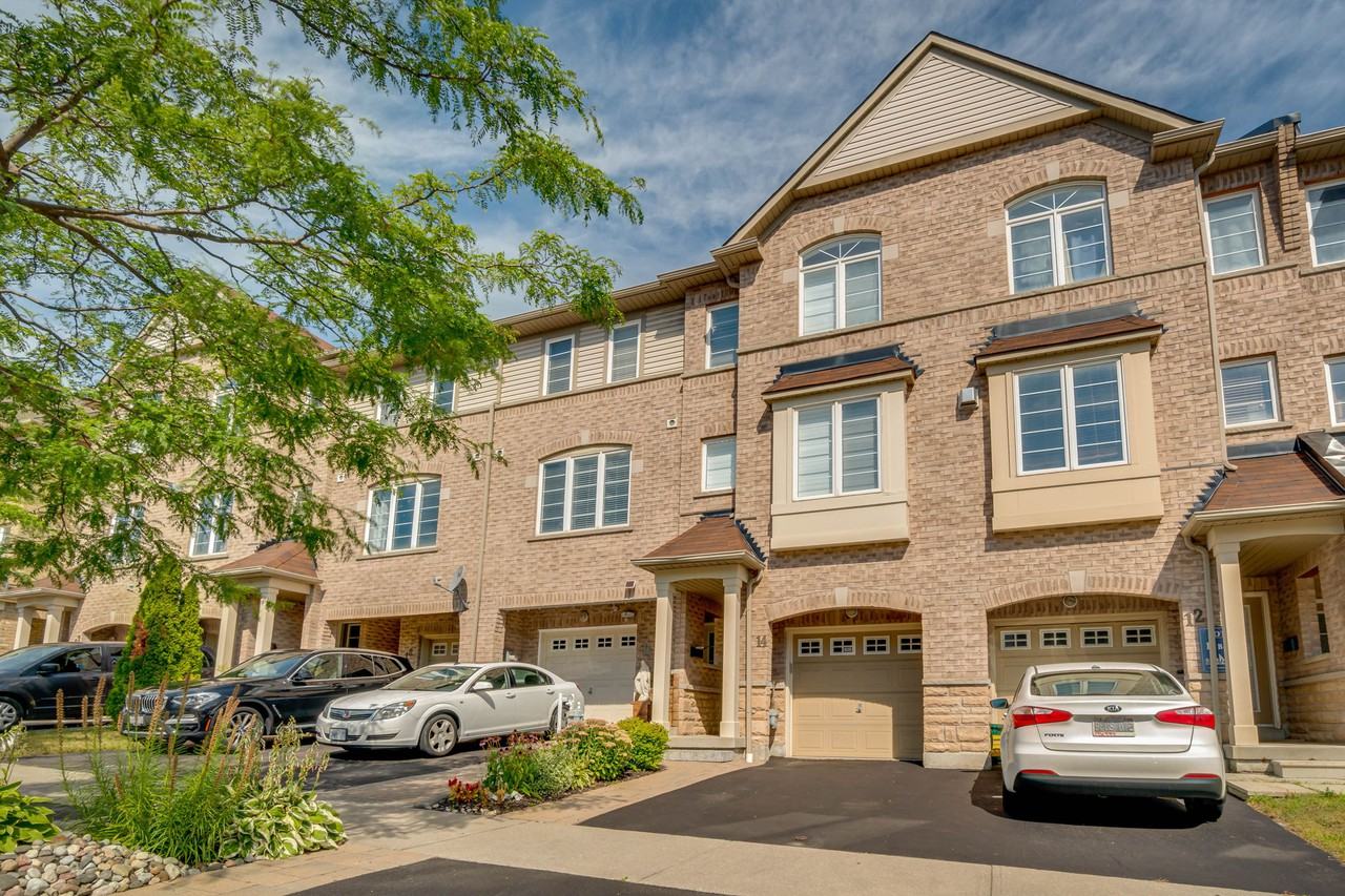 14 Stonewood Street - Photo 2 of 22