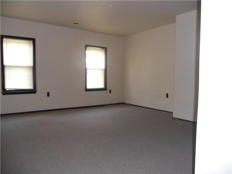 60 5th St #3 - Photo 3 of 6