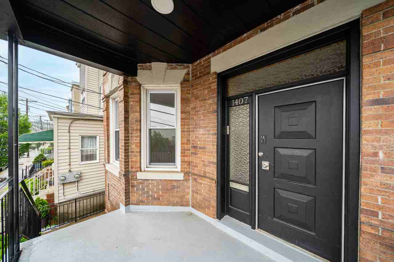 1407 28th St #1st Floor - Photo 2 of 15