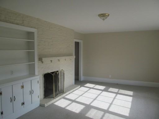 812 E 4th St - Photo 2 of 14