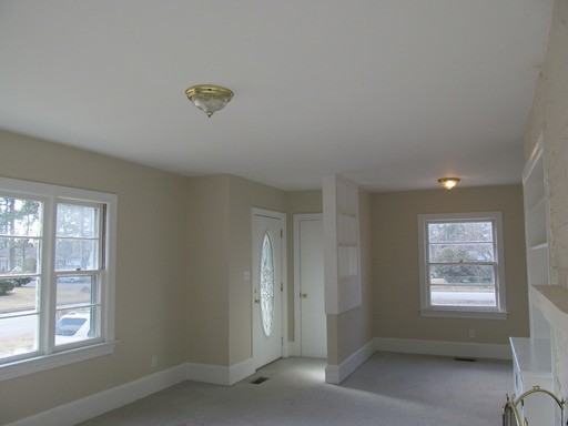 812 E 4th St - Photo 3 of 14