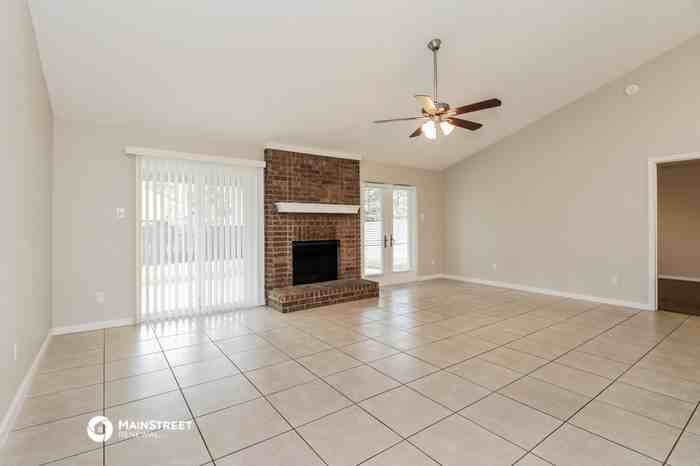 426 Benjamin Ln - Photo 3 of 16