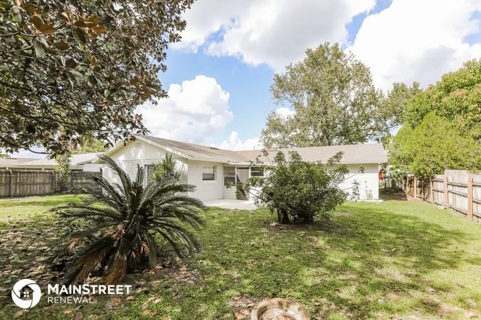 10620 Jonathan Dr - Photo 3 of 14
