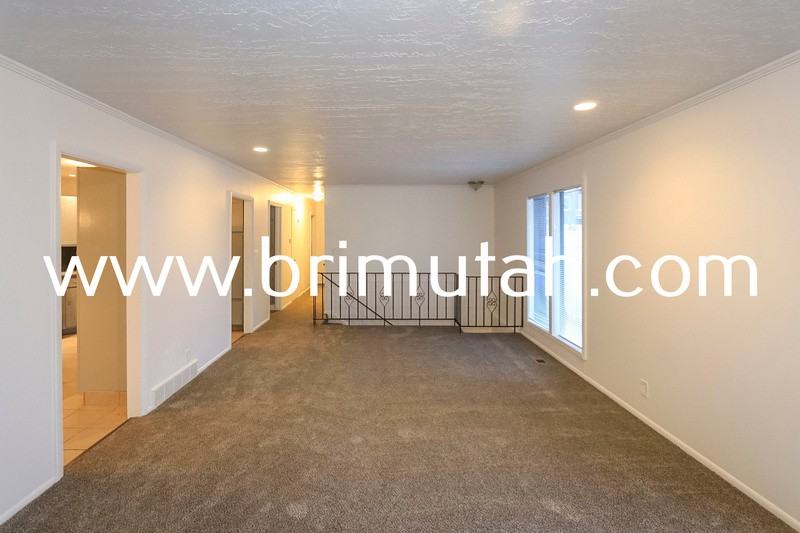 3671 Southeast - Photo 4 of 30