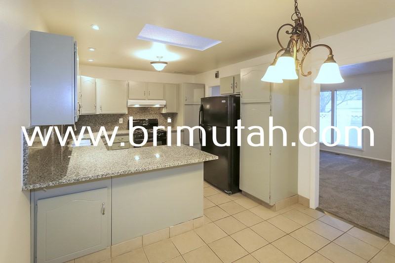 3671 Southeast - Photo 7 of 30