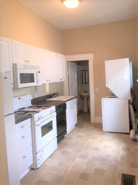 1080 Curran St Nw #A - Photo 5 of 39