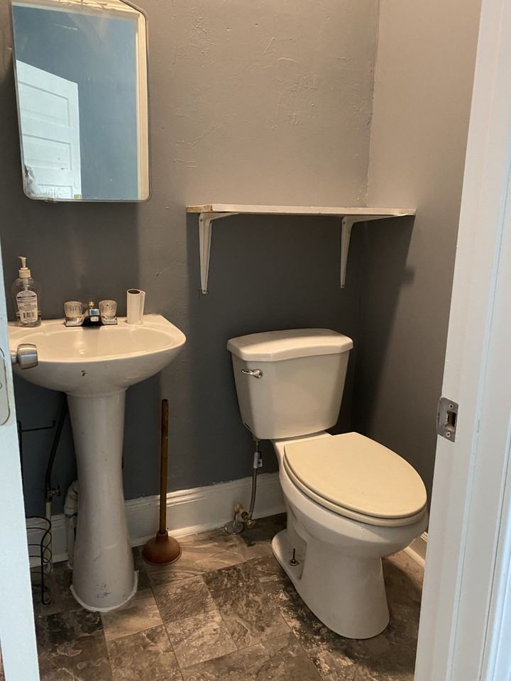 565 10th St Nw #1 - Photo 4 of 27