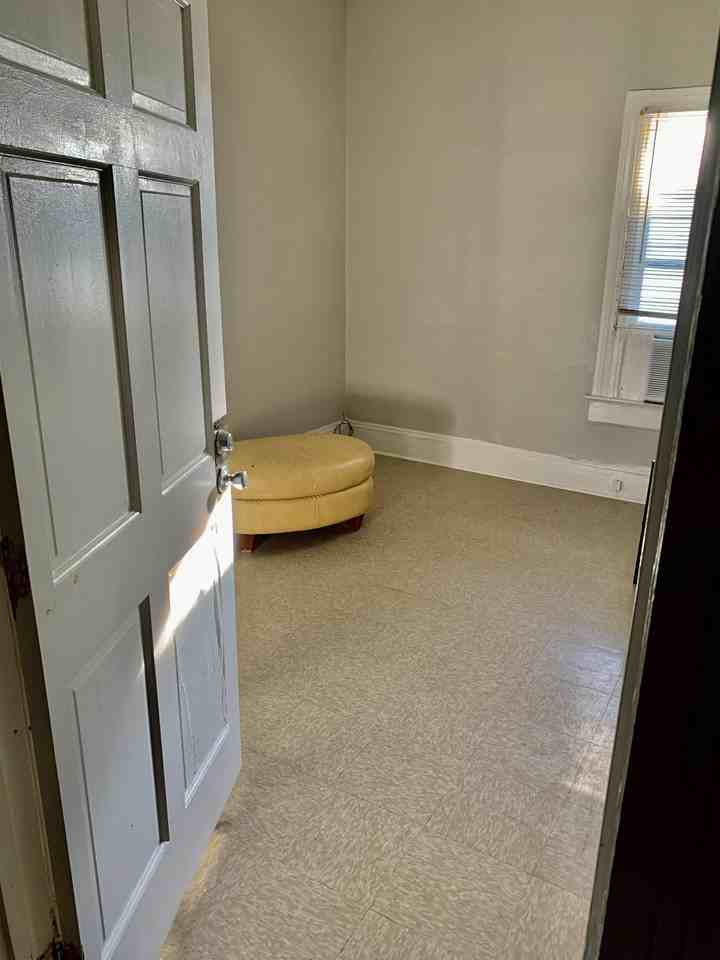 565 10th St Nw #1 - Photo 6 of 24