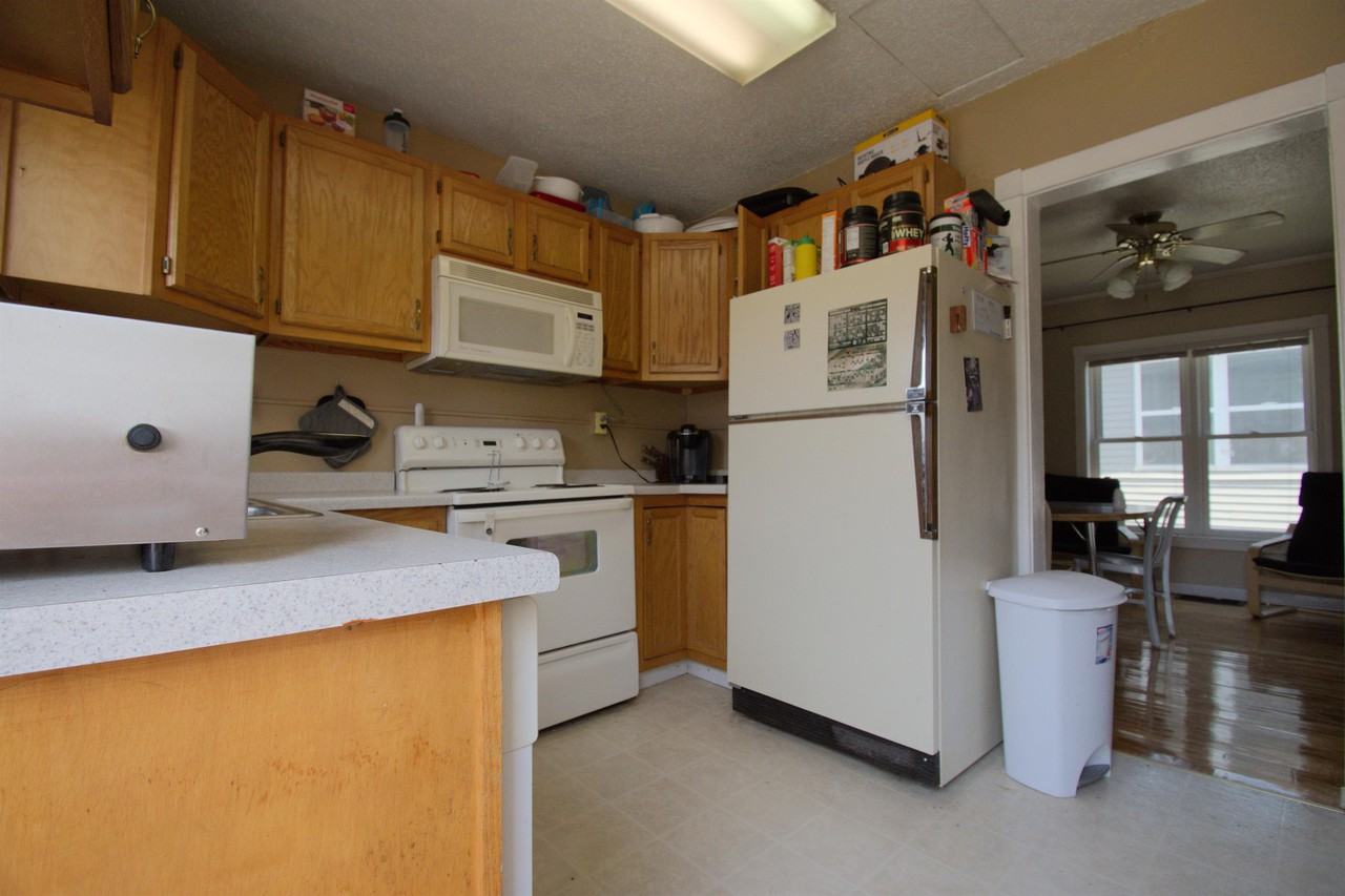 721 8th Ave N #1 - Photo 3 of 12