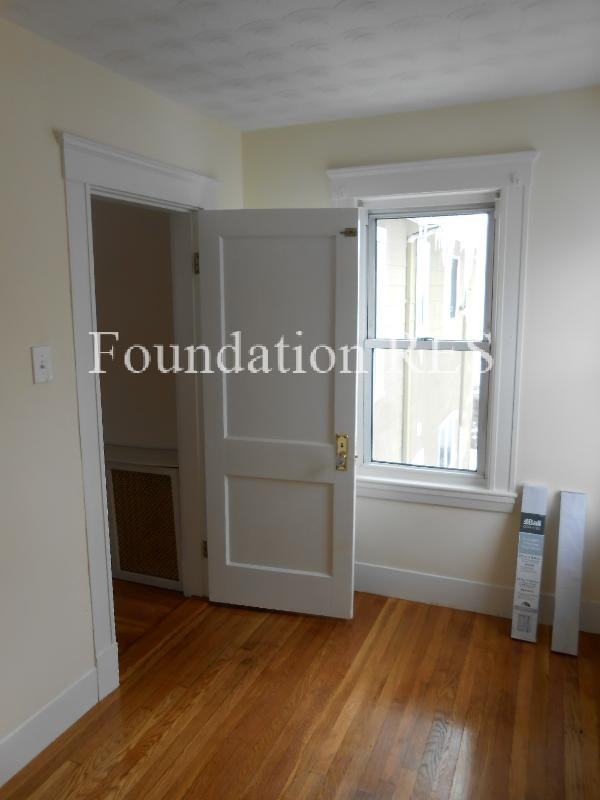 31 Maplewood St - Photo 2 of 9