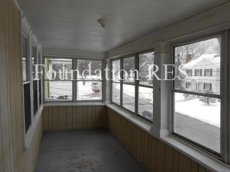 31 Maplewood St - Photo 3 of 9