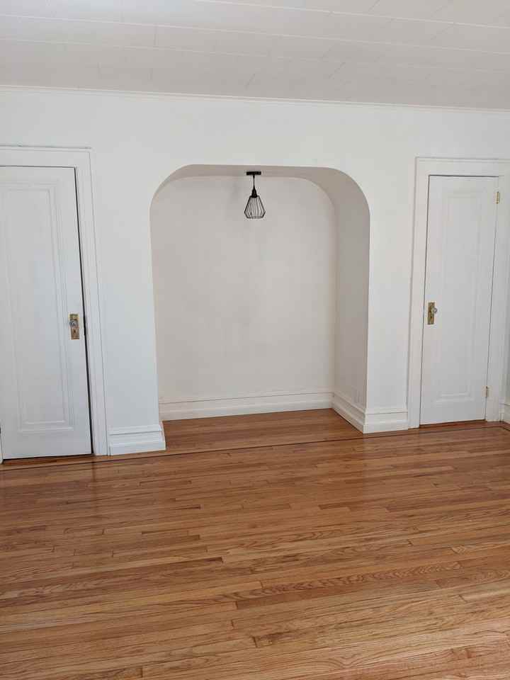 68 68 27 Alderton Street #2 - Photo 3 of 10