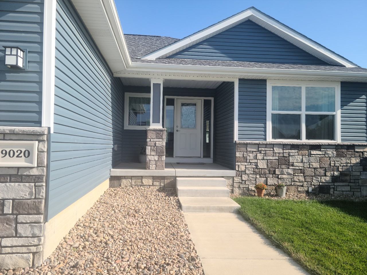 9020 Blacksmith Rd - Photo 2 of 26