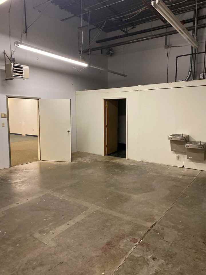 3608 Rhodes Ave - Photo 3 of 4