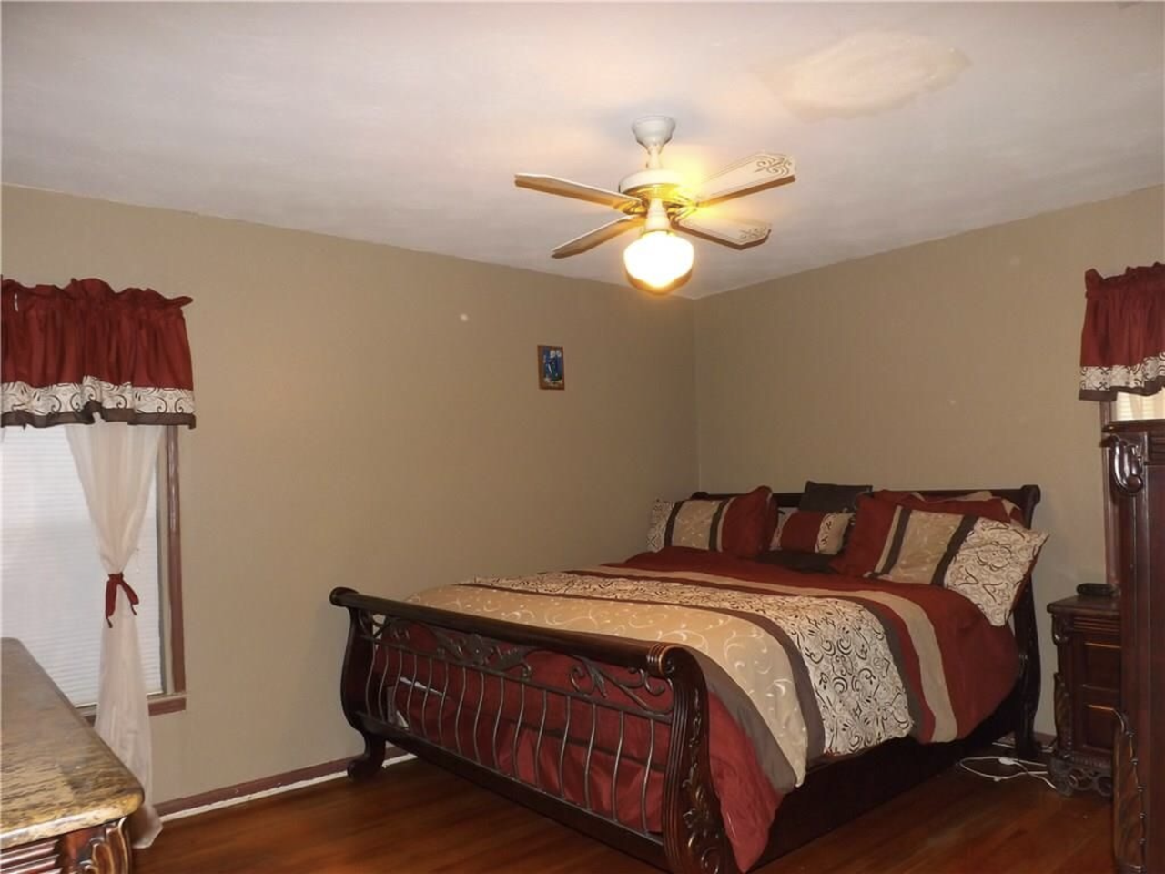 1939 Gaylord Dr - Photo 4 of 6