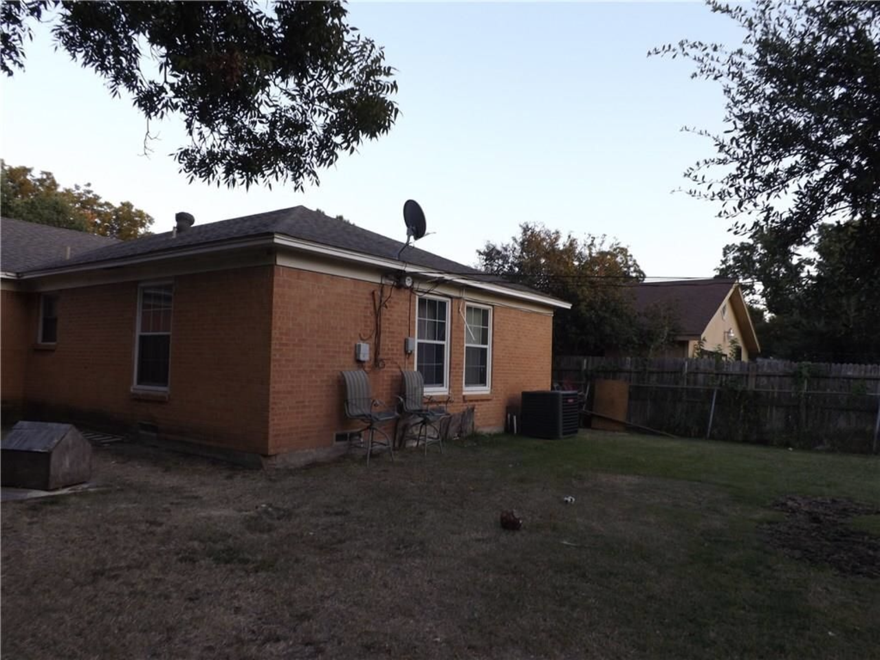 1939 Gaylord Dr - Photo 5 of 6