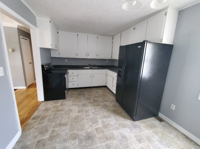 104 Fox Terrace Rd - Photo 2 of 12