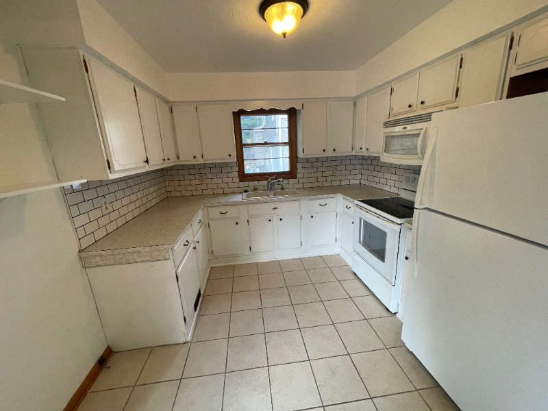 12670 Holmes St - Photo 2 of 30