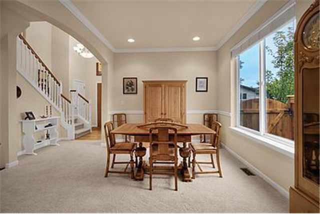 4003 Ne 9th Pl - Photo 3 of 15