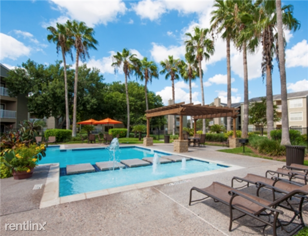 Saratoga @ Staples - Photo 2 of 9