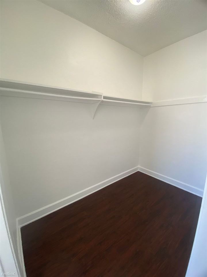 240 S Catalina St - Photo 3 of 6