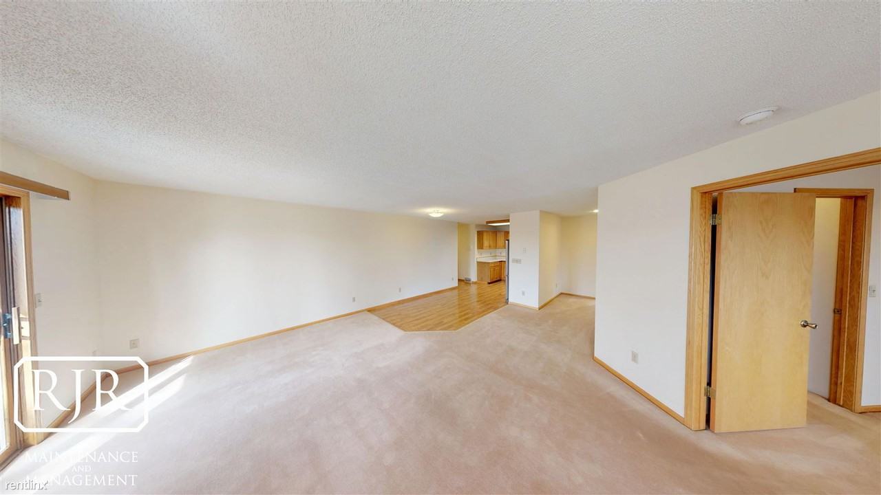 3405 Montreal St - Photo 3 of 9