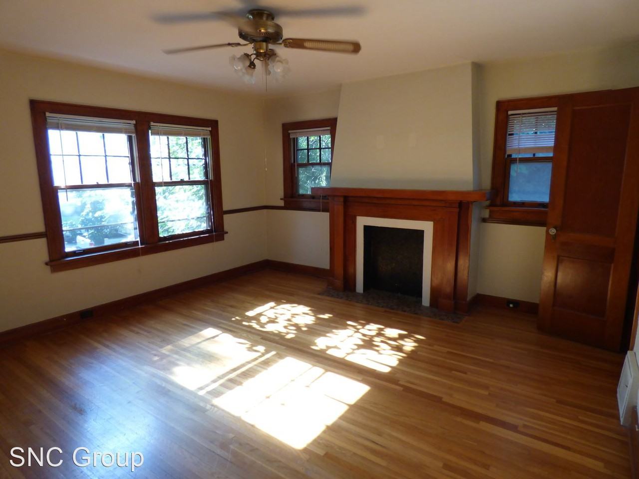 213 S Belmont St - Photo 2 of 10